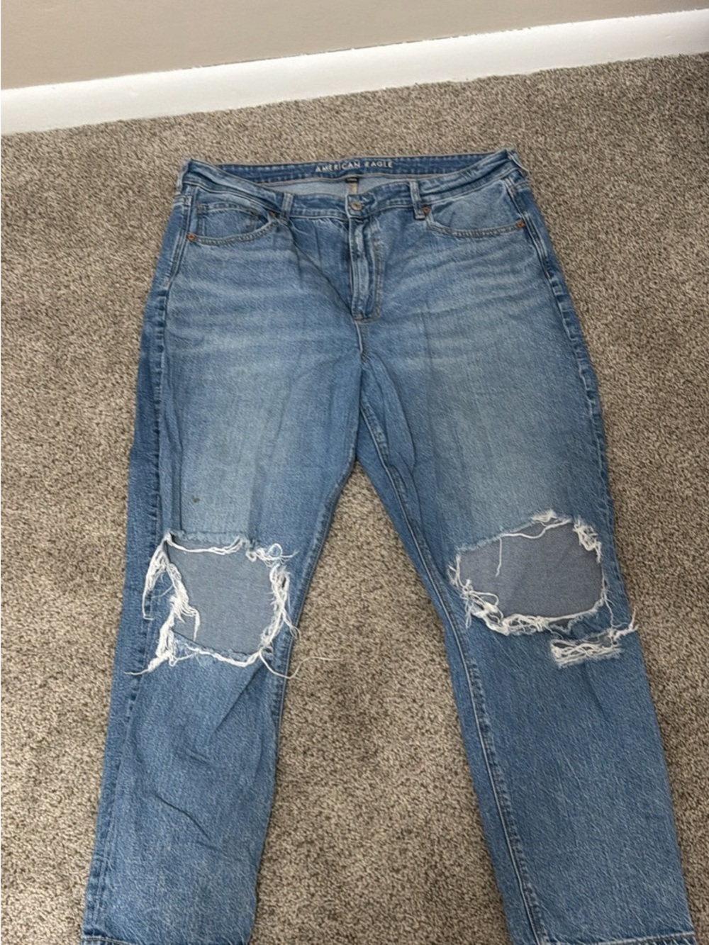 American Eagle Outfitters Light Blue Ripped Relaxed Men’s Jeans